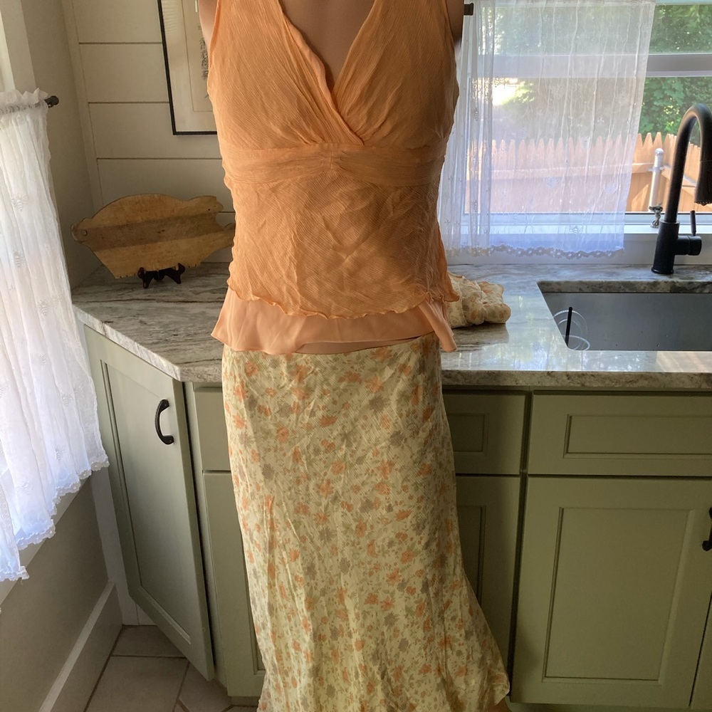 midi summer skirt set w two matching blouses.